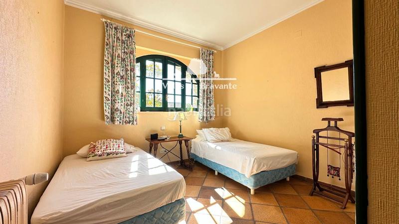 Foto ad79f329-e7ed-4b59-b4ca-7d92711d3b92. Chalet avec chauffage parking piscine dans Hoyo de Manzanares