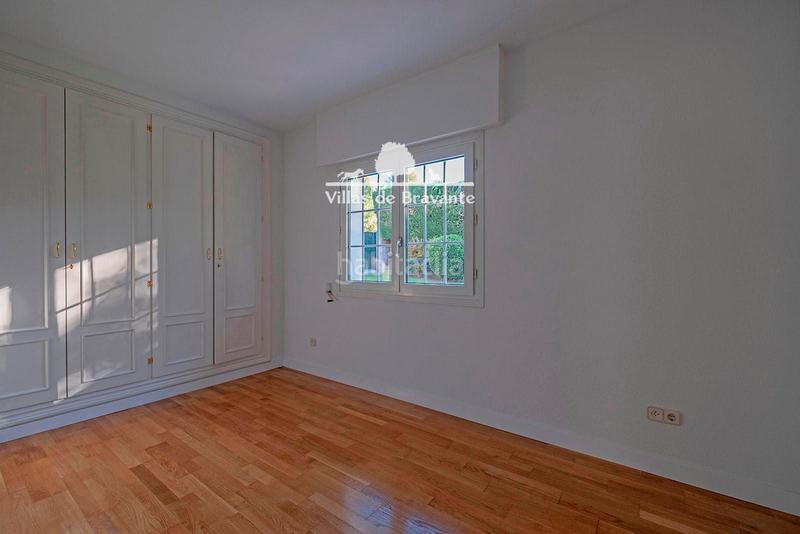 Foto 620e18b9-6681-4878-bff4-3b68a994c837. Chalet mit heizung parking pool in Prado Largo Pozuelo de Alarcón