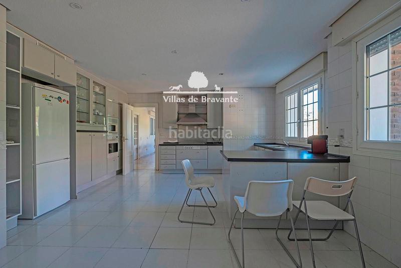 Foto 8f491e6b-5a2b-42ae-bb5b-faea1d55c08d. Chalet mit heizung parking pool in Prado Largo Pozuelo de Alarcón