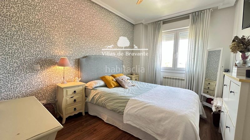 Foto ce3cd9c4-d985-404c-bc46-7f63534f4df7. Pis amb calefacció piscina a Sector S Boadilla del Monte