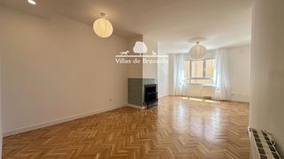 Lloguer Pis  Pozas. Excepcional piso exterior reformado a estrenar de 3 habitaciones
