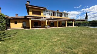 Xalet a Villafranca del Castillo. Maravilloso chalet independiente en villafranca del castillo.