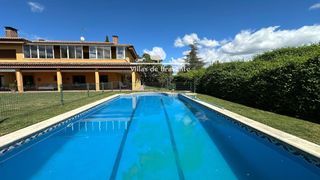 Chalet in Villafranca del Castillo. Maravilloso chalet independiente en villafranca del castillo.