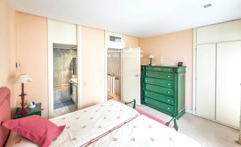 Foto 12ba89d3-4689-4181-8661-e085c2d55cda. Dúplex amb calefacció aparcament piscina a Playa de la Fontanilla Marbella