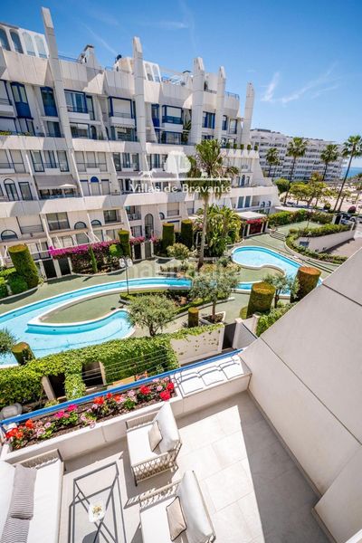Foto 30a3f38a-8b7f-4284-8e95-cdbf327984d3. Dúplex amb calefacció aparcament piscina a Playa de la Fontanilla Marbella