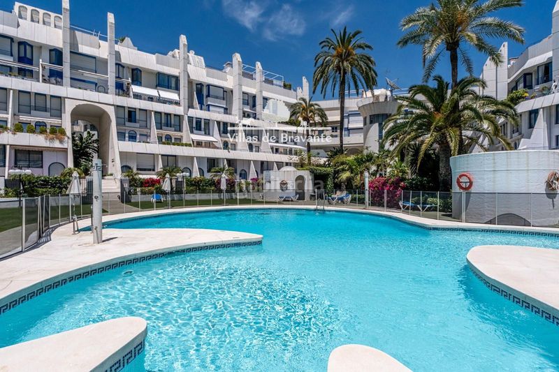 Foto 9ad847e2-bbe1-4b49-bfb2-a489265c62bd. Dúplex amb calefacció aparcament piscina a Playa de la Fontanilla Marbella