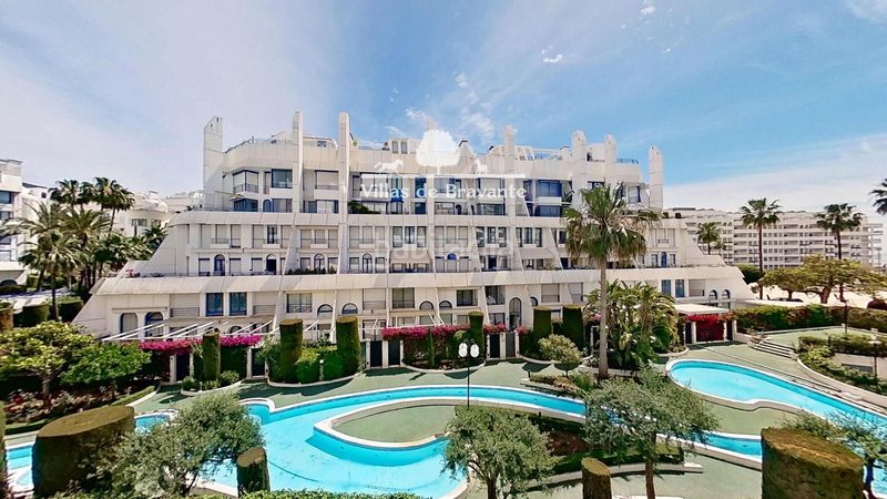 Foto e9236ea1-1b66-4369-88fa-de945b6e0da3. Dúplex amb calefacció aparcament piscina a Playa de la Fontanilla Marbella