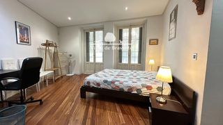 Etagenwohnung  Bailen. Precioso y acogedor bajo reformado en 2 apartamentos de una habi
