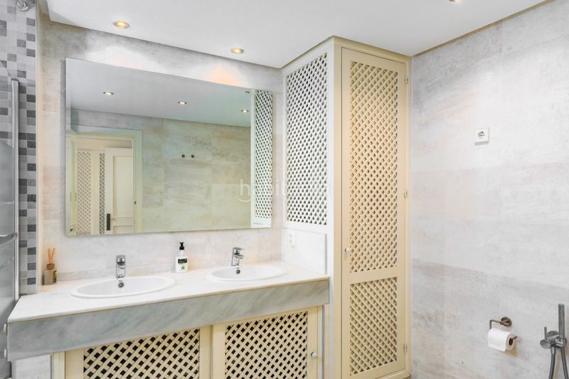 Foto 20f415ee-6704-4474-bb4c-15b7e15697f0. Apartament amb calefacció piscina a Puerto Marina Benalmádena