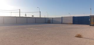 Lloguer Solar industrial  Avenida villa rosa. Execelente campa en frente del aeropuerto de málaga