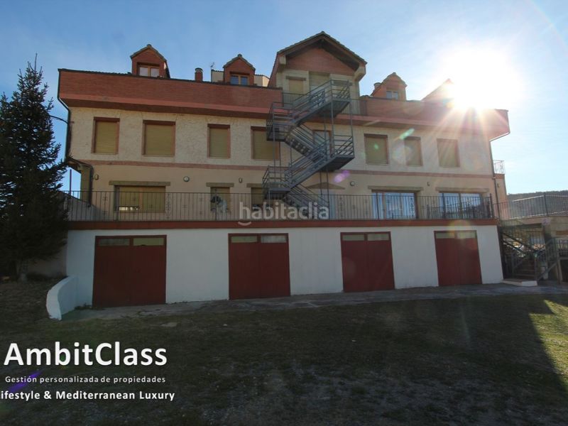 Foto 676322ef-884a-4174-a0e8-7369291f75a8. Edificio  hotelero en Puente la Reina de Jaca