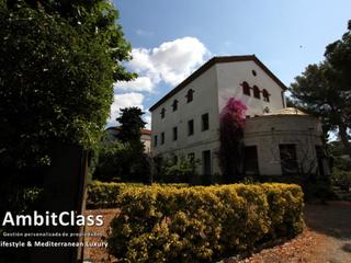 Xalet a Premi de Dalt. Gran casa a reformar en centro de premi de dalt