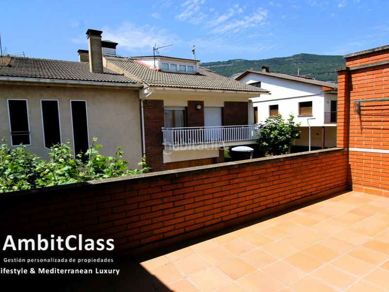Foto ecf08a3e-0de6-438c-b9c6-466f5ee41492. Casa adossada amb calefacció aparcament a Centelles