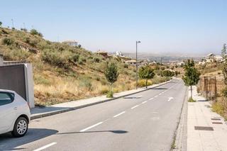 Terreny residencial  Calle gredos. Parcela en altos de la zubia!!!