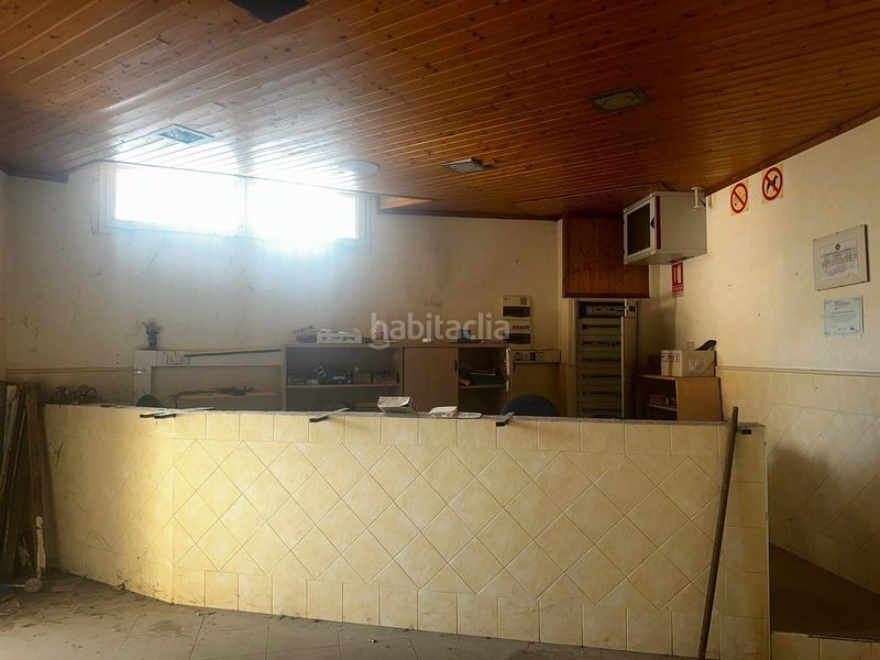 Foto afb0ee9e-b1f2-43c9-a0a0-f77664fba9e3. Local comercial a Cenes de la Vega