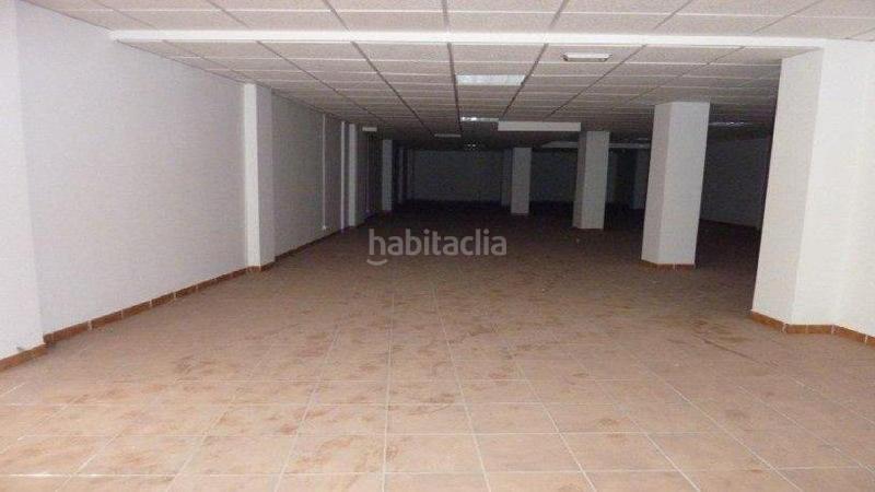 Foto 0e47313f-6b4f-46d4-832c-888c34b4697e. Local comercial gran local en la zubia!! en La Zubia Ciudad Zubia (La)