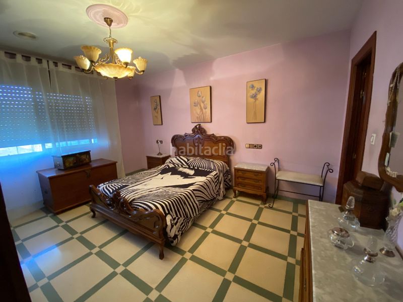 Foto fde77c54-d44f-4782-b64b-11ad310ffae0. Edifici a Atarfe