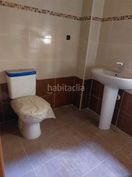Foto b8a30f8a-4c04-4e71-a21d-42f6b739cee2. Lloguer local comercial a Atarfe