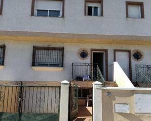 Casa adossada  Calle jaén. Atención inversores!!