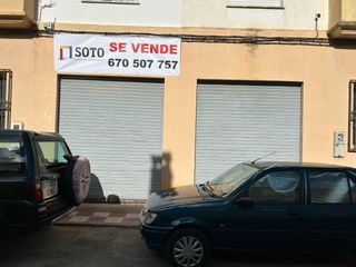Business premise  Calle de san juan de dios. Local disponible en la mejor zona de albolote!!