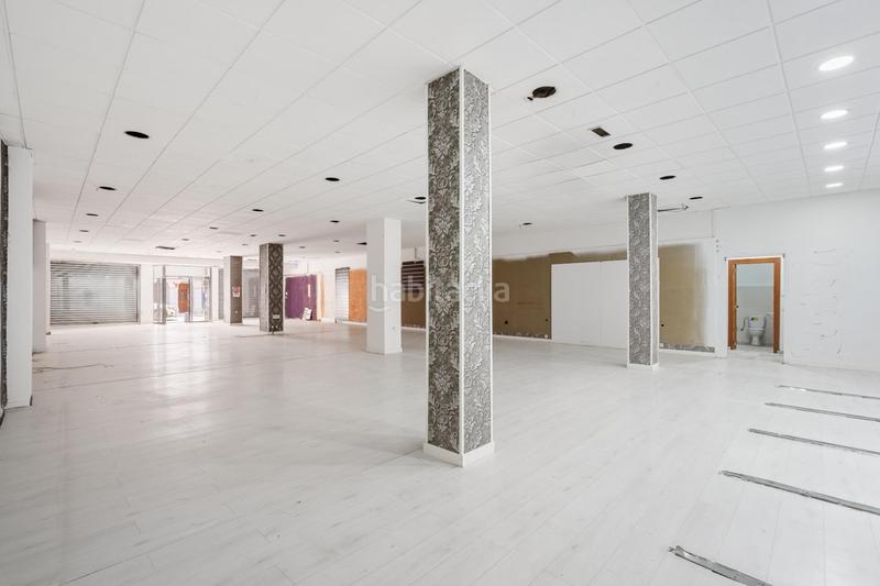 Foto ebc7c8e7-9ac5-4680-8a62-6d5285c0d4c5. Local comercial a Atarfe