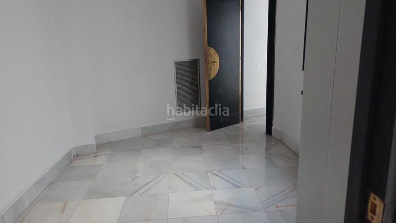 Foto 4bda6244-a017-4721-af58-897a3cde6b90. Local comercial gran local ! en Pinos Puente
