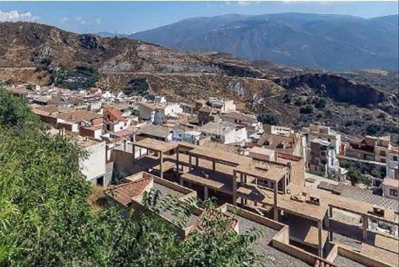 Foto 1c0f795e-fc28-4e94-bf82-57ee8f19d9a4. Edificio oportunidad de inversión ! en Lanjarón