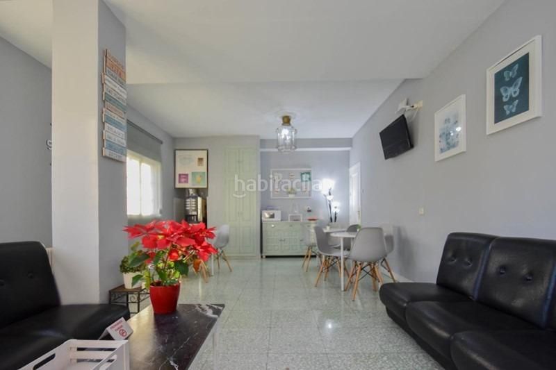 Foto f73b1fc9-c285-48f6-96d5-e193a0189477. Edifici a Santa Fe