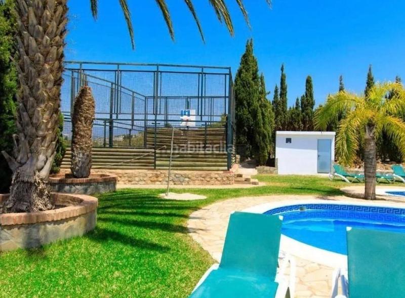 Foto 393e1176-b1c8-42cb-9acd-31115c110f69. Chalet la vivienda de tus sueños está en venta en Motril