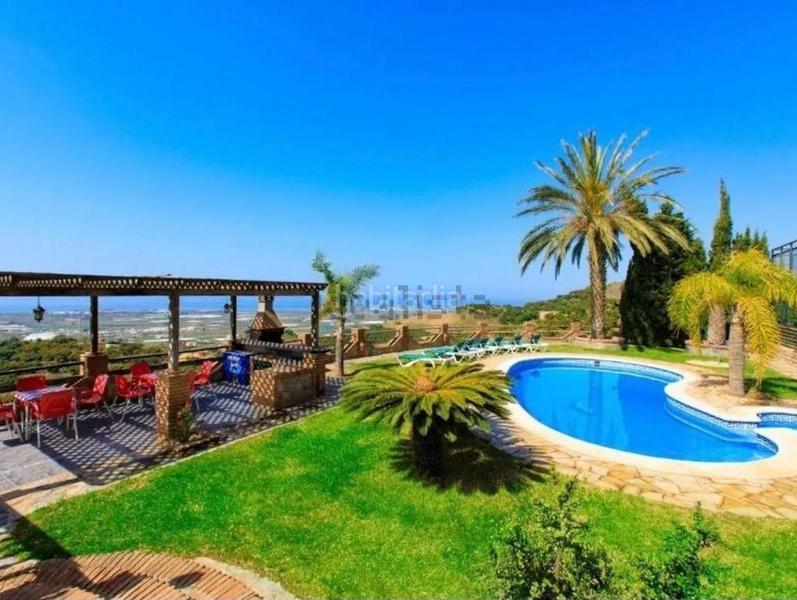 Foto 9a6ae581-d162-4b3e-8e59-eb8b3f1b05cf. Chalet la vivienda de tus sueños está en venta en Motril
