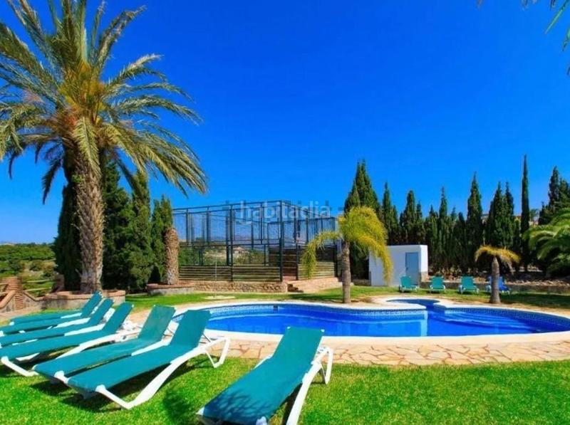 Foto bda8069c-3af0-4e90-bf75-68c340462869. Chalet la vivienda de tus sueños está en venta en Motril