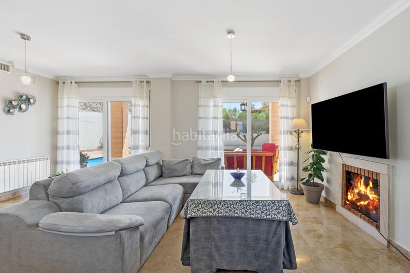 Foto e5bdf934-6afd-4d10-b8e7-7e7a43434daf. Chalet con riscaldamento parcheggio piscina in Villa de Otura