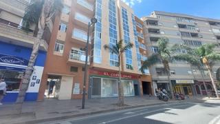 Local Comercial en Avenida Salobreña