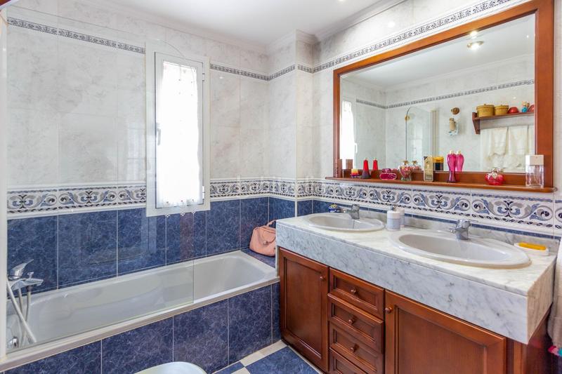Foto f0345f1b-6503-4968-ac39-c06e7728e7a3. Casa  adosada en Castaño - Mirasierra Granada