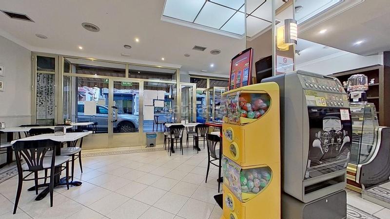 Foto ffde8a51-f30f-4a87-80e6-82ce5291a8b4. Local comercial estupendo local en la zubia en La Zubia Ciudad Zubia (La)