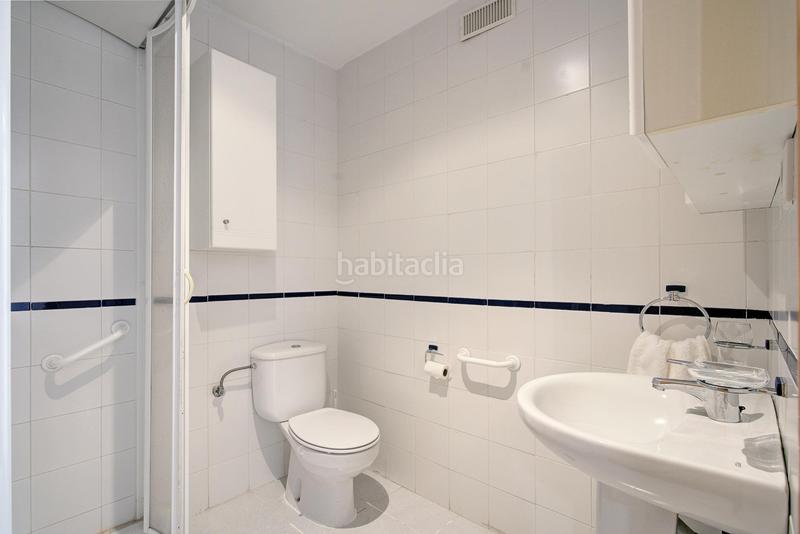 Foto 7ff09626-9563-4336-86fe-5af71a01c284. Casa adossada amb calefacció aparcament piscina a Granada