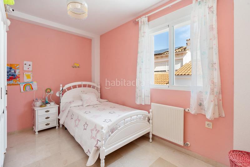 Foto af7f4ee6-7368-4a26-9847-52a369343e43. Casa adossada amb calefacció aparcament piscina a Granada