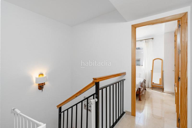 Foto ce88b722-6b74-42d0-bb06-994cb10a1044. Casa adossada amb calefacció aparcament piscina a Granada