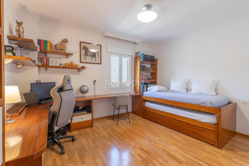 Foto 4f9b6ea7-93df-47b5-b6dc-559570a54d5e. Casa  de 4 dormitorios en el mirador de rolando! en Granada