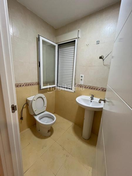 Foto 4e102bef-0ca0-4c9f-949f-9d5feecd9344. Piso bonito piso disponible !! en Láchar