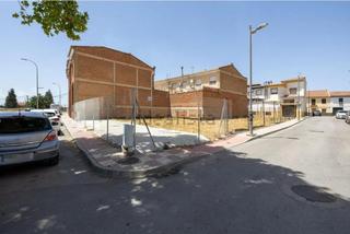 Terreno residencial  Calle calle lindaraja, 1. Oportunidad única en pinos puente!!