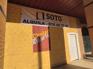 Lloguer Local Comercial a Atarfe. Gran local disponible en el coliseo de atarfe!!