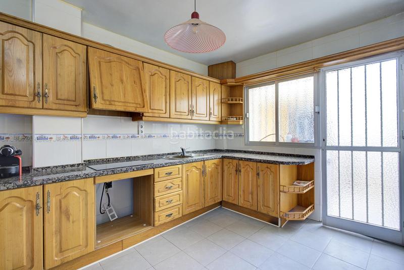 Foto 71339018-da0b-4f7b-a957-8b1f9be2913f. Casa adossada amb aparcament a Atarfe