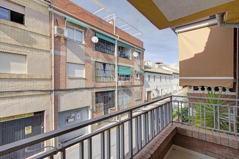 Foto 7b153f06-d707-49f1-bfd7-415815a3b0f9. Casa adossada amb aparcament a Atarfe