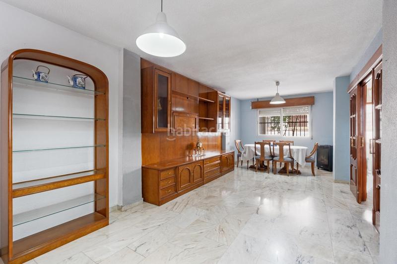 Foto 9e50c814-d770-47c3-b304-14046afe37bb. Casa adossada amb aparcament a Atarfe