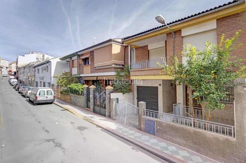 Foto cc29283f-9080-4c32-a647-02ebabbdca31. Casa adossada amb aparcament a Atarfe