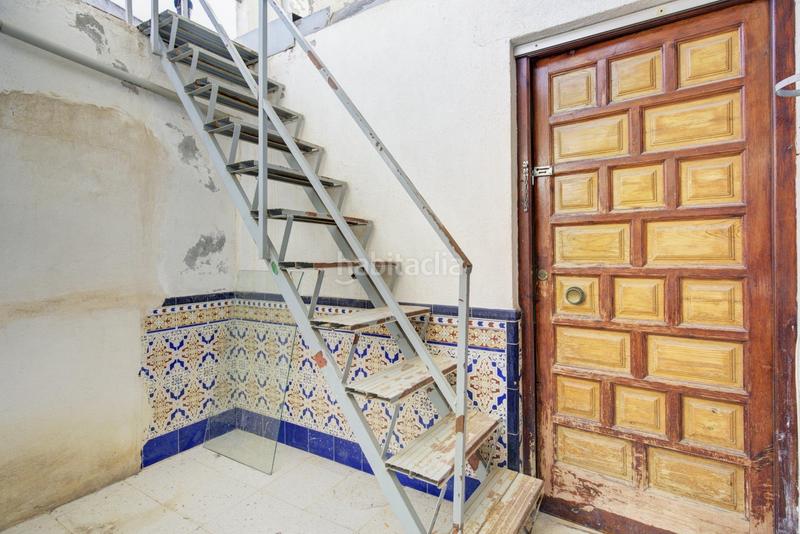 Foto fd3b3472-fb87-4836-98bc-71c19cdb09e7. Casa adossada amb aparcament a Atarfe