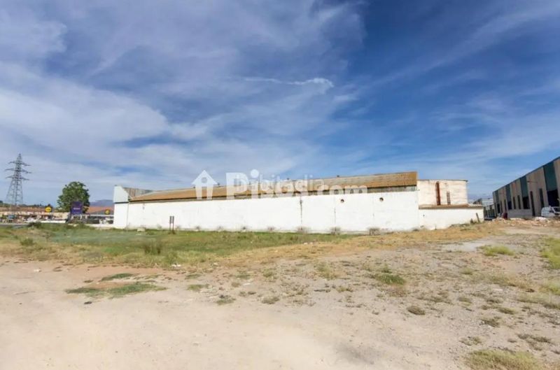 Foto b4dd4e1c-e7a5-48bf-874c-0cbce45383a2. Nau industrial a Atarfe