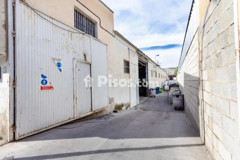 Foto c04b9626-7bc8-4faf-9465-84c10dbbe12f. Nau industrial a Atarfe