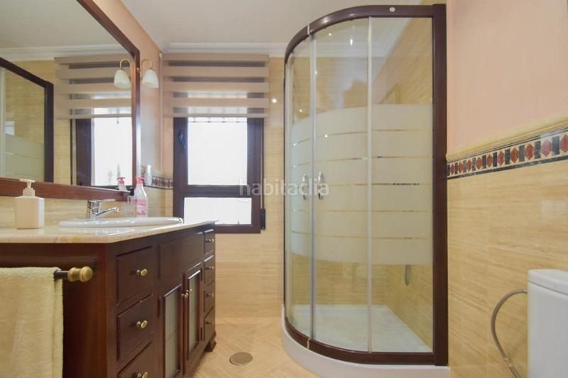 Foto 52d0ef75-0097-4270-9a83-2e05229e9c01. Xalet amb aparcament piscina a San Francisco - El Chorrillo Gabias (Las)